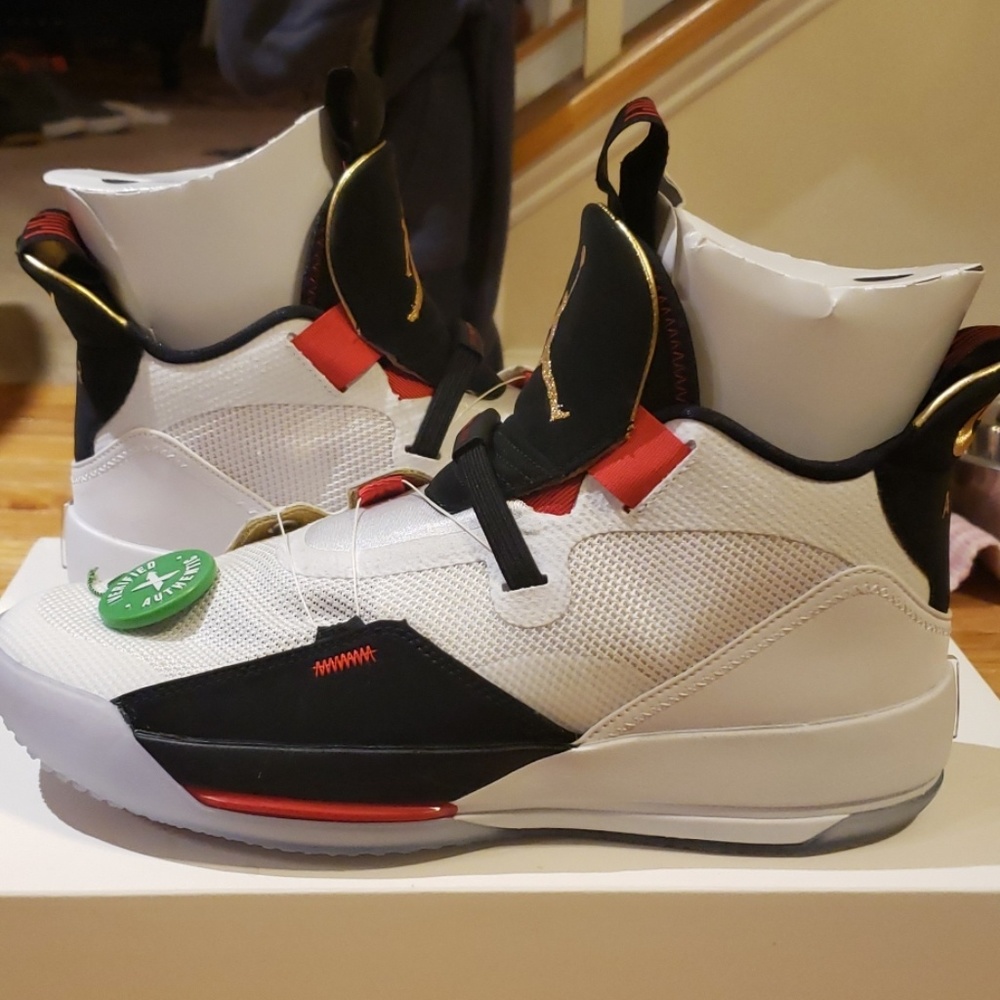 Air Jordan 33's White WORN ONCE